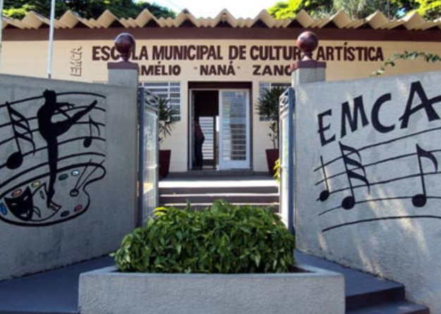 Fachada da EMCA